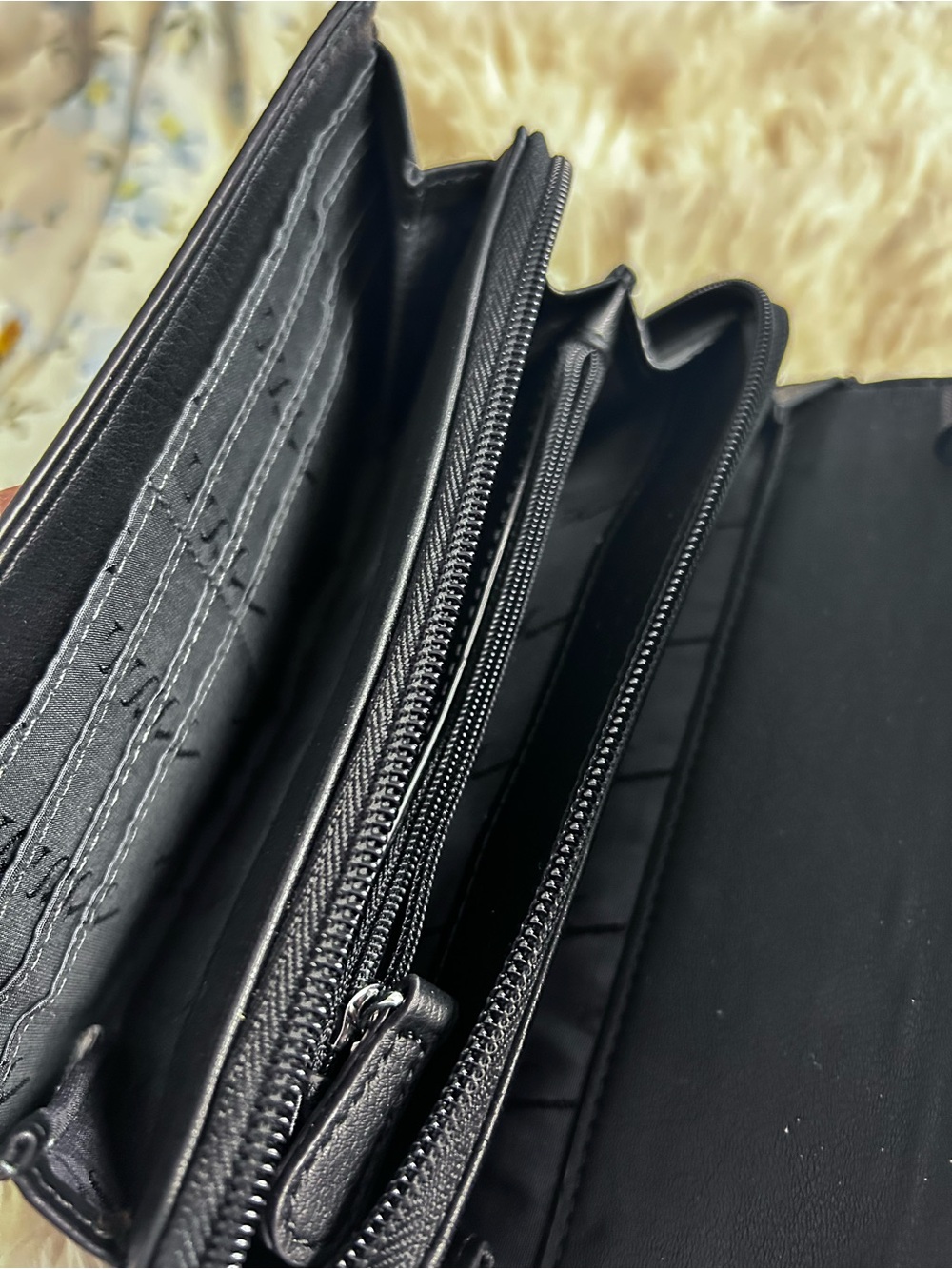 Vera Wang Black Women's Leather Wallet‎ Clutch - Compact Everyday Organizer - Picture 7 of 10